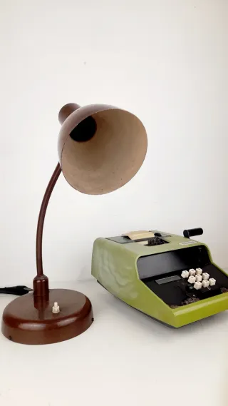 Lampada da scrivania industriale