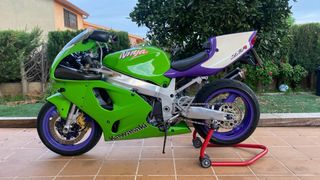Kawasaki ZX7R P1 1996 Verde/Morado de segunda mano por 8.500 EUR