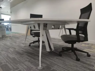 Mesa Multipuesto DYNAMOBEL Blanca 3 Plazas (MB26)