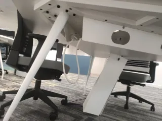 Mesa Multipuesto DYNAMOBEL Blanca 3 Plazas (MB26)