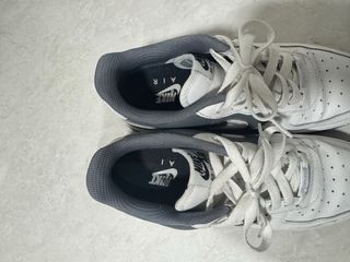 Nike Air Force 1 Gris y Blanco