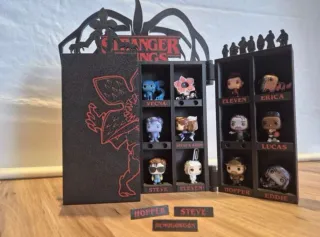 Espositore per figurine Stranger Things tipo libro