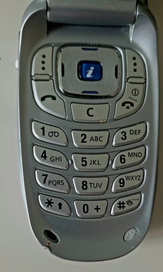 Lotto cellulari Samsung flip con caricabatterie