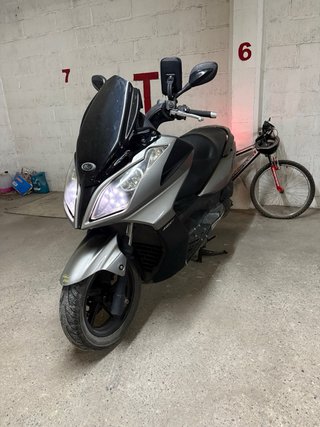 Sym Kymco 125cc Maxi Scooter Automática