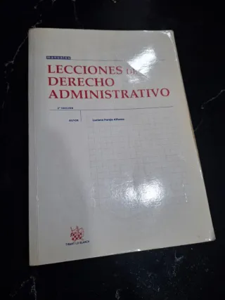 Lecciones de Derecho Administrativo (Spanish Ed...