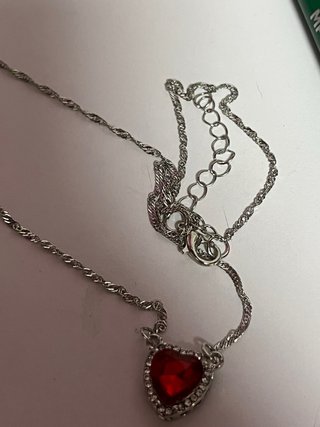 Collar Corazón Rojo y Espada