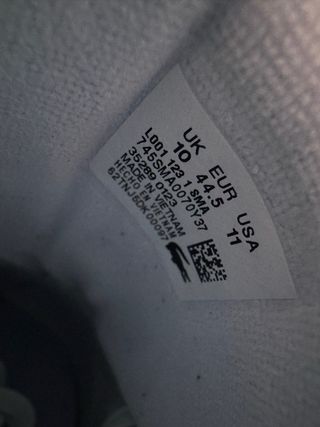Zapatillas de piel nuevas Lacoste. Talla 44.5