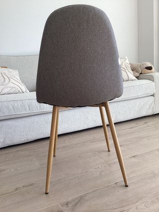 3 sillas grises de tela + 2 blancas de cuero