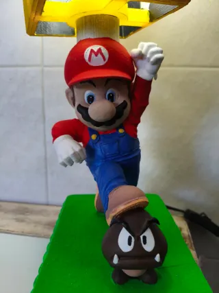 Lámpara Super Mario Bros. con Goomba