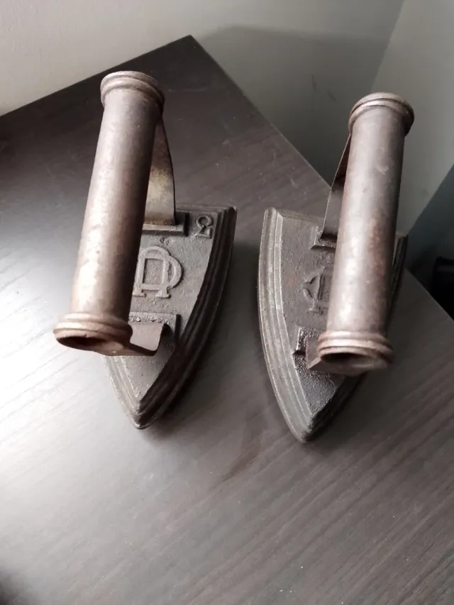 Lote 2 Planchas antiguas de hierro en buen estado