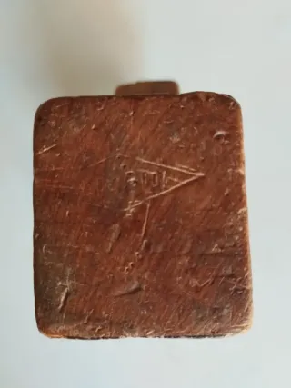 Cepillo de carpintero antiguo de madera