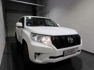 Toyota Land Cruiser 2.8 D4-D GX KDJ-150 3p