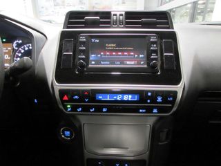 Toyota Land Cruiser 2.8 D4-D GX KDJ-150 3p