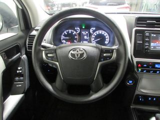 Toyota Land Cruiser 2.8 D4-D GX KDJ-150 3p