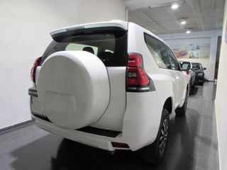 Toyota Land Cruiser 2.8 D4-D GX KDJ-150 3p