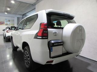 Toyota Land Cruiser 2.8 D4-D GX KDJ-150 3p