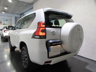 Toyota Land Cruiser 2.8 D4-D GX KDJ-150 3p