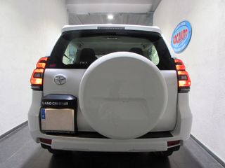 Toyota Land Cruiser 2.8 D4-D GX KDJ-150 3p