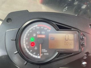 Derbi Terra 125 Adventure Roja y Blanca