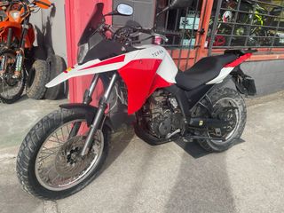 Derbi Terra 125 Adventure Roja y Blanca