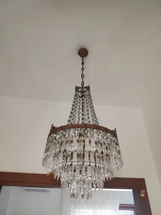 Lampadario in cristallo dorato