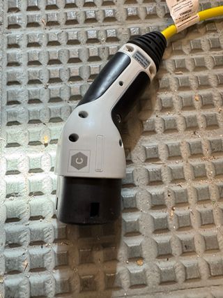 Cable cargador coche