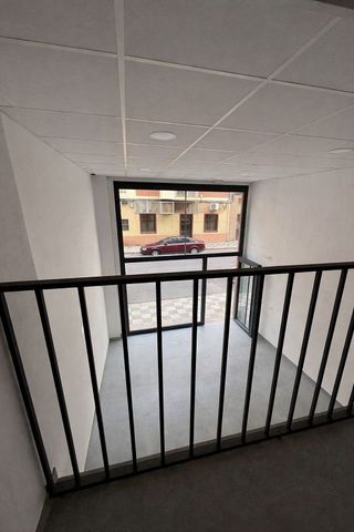 Local comercial en alquiler en Santa Cruz - Industria - Polígono Campollano en Albacete