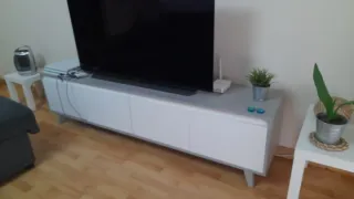 Mesa TV con repisas,  todo completo