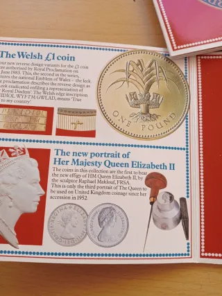 2 Estuches Monedas Reino Unido 1985