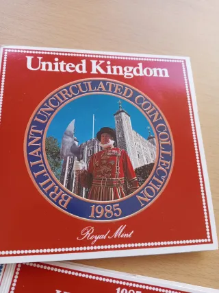 2 Estuches Monedas Reino Unido 1985