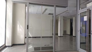 Local comercial en alquiler en Los Jardines de Marbella - La Ermita en Marbella