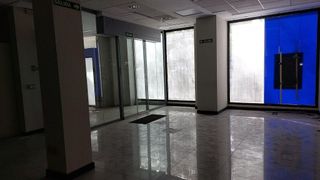 Local comercial en alquiler en Los Jardines de Marbella - La Ermita en Marbella