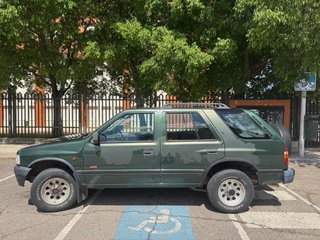 Opel Frontera 2.4i