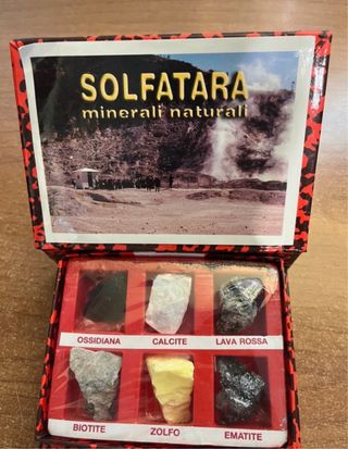 Raccolta da collezione minerali Solfatara