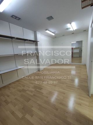 Local comercial en venta en Lucena