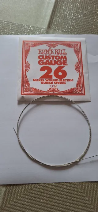 4 corde Ernie Ball Custom Gauge chitarra