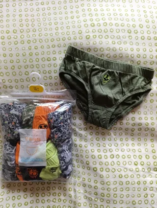 10 Calzoncillos niño Primark Talla 116 cm.