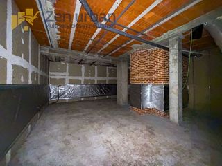 Local comercial en venta en Pintores-Ferial en Parla