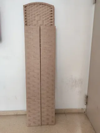 Separador de ambientes plegable de madera