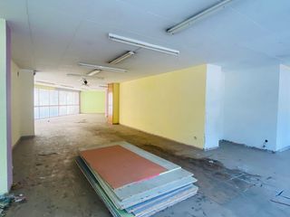 Local comercial en venta en L'Eixample en Figueres