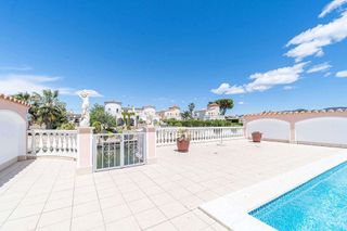 Chalet en venta en Empuriabrava en Castelló d´Empúries