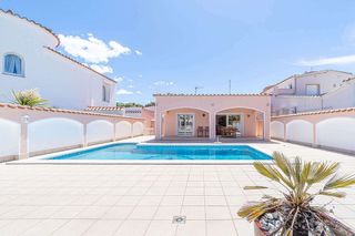 Chalet en venta en Empuriabrava en Castelló d´Empúries