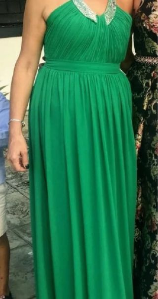 Vestido verde con pedrería