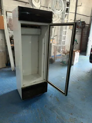 Nevera expositora refrigerada