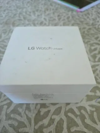 Orologio smartwatch LG in argento