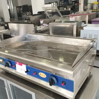 Plancha profesional de hierro, Austral