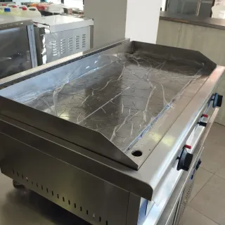 Plancha profesional de hierro, Austral