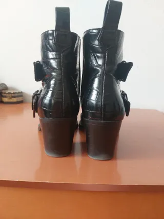 Botines negros mujer con hebillas