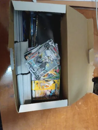 Cartas Pokémon V/VMAX/VSTAR se intercambian cartas