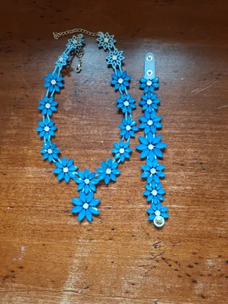 Set collana e bracciale fiori blu